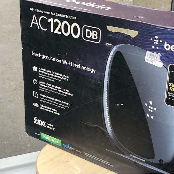 Belkin AC1200 DB Wi-Fi Dual-Band AC+ Gigabit Router  Factory - Picture 9 of 9